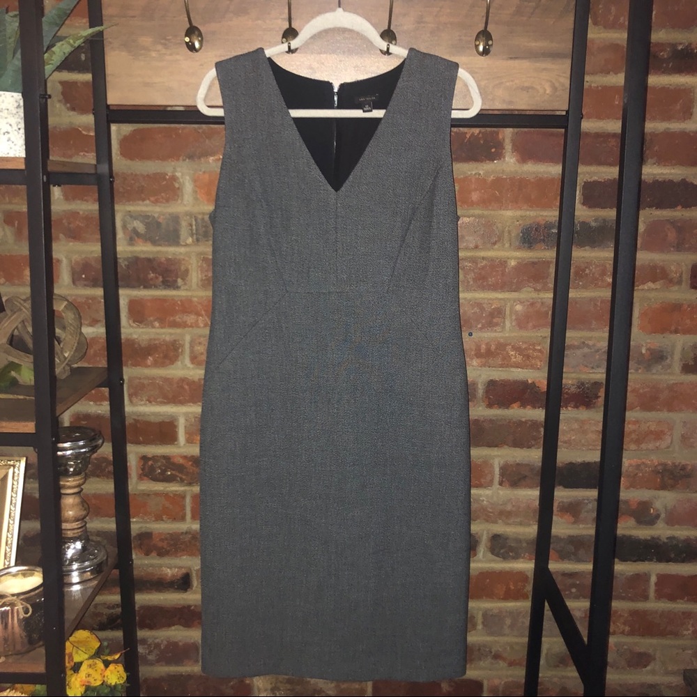 Ann Taylor B&W Fitted Sheath Dress - Sz 12